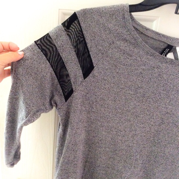 H & M Top with Mesh Sleeves - Picture 3 of 3